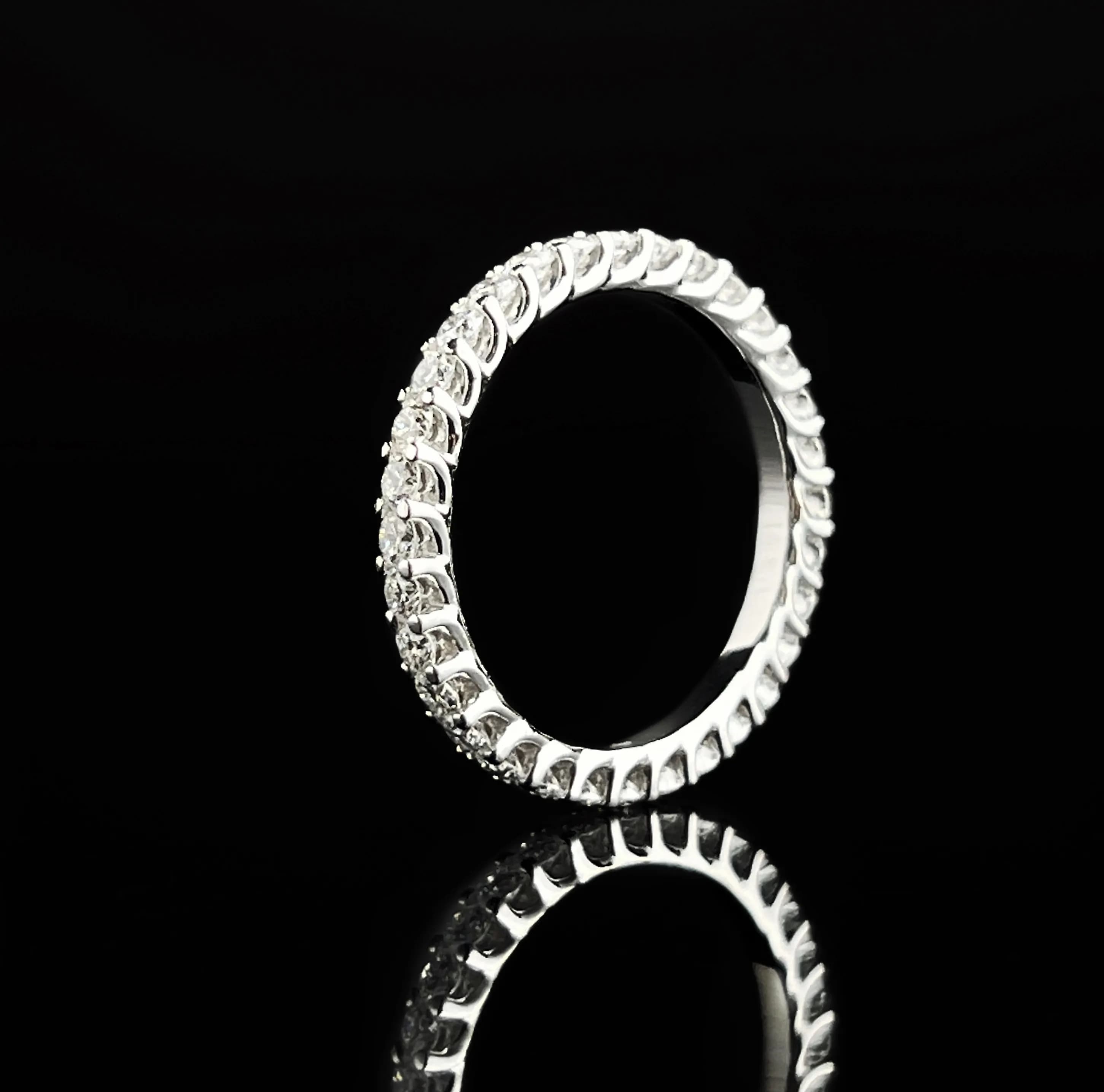 Перстень-доріжка з діамантами з білого золота Wave 01.R22 2mm