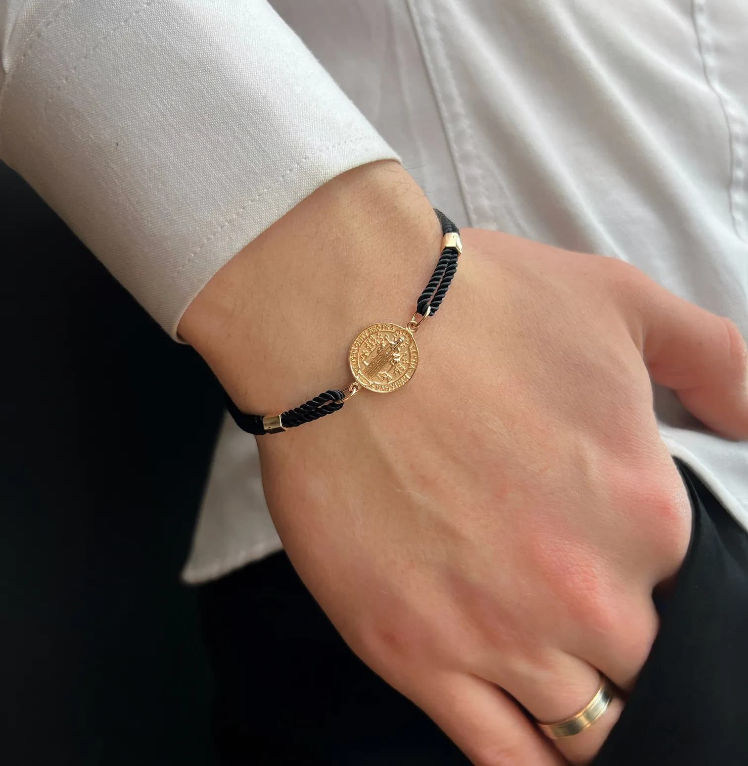 Браслет з медальйоном св. Бенедикта з червоного золота