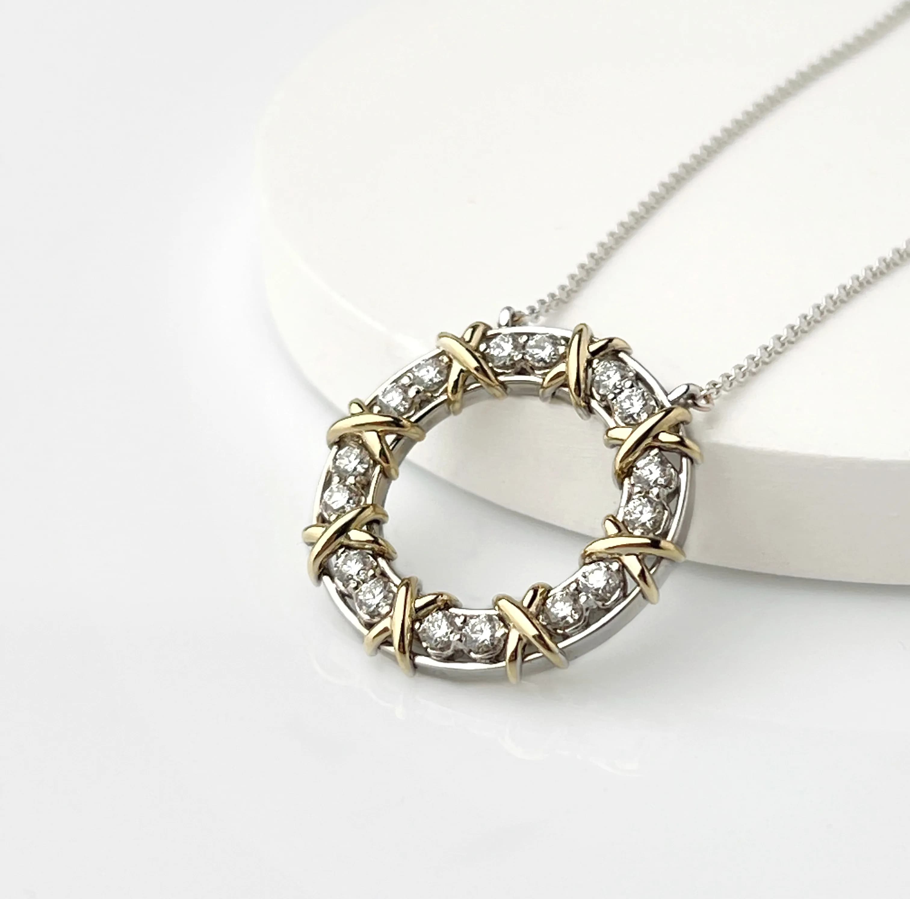 Кольє "Criss Cross" з діамантами з комбінованого золота