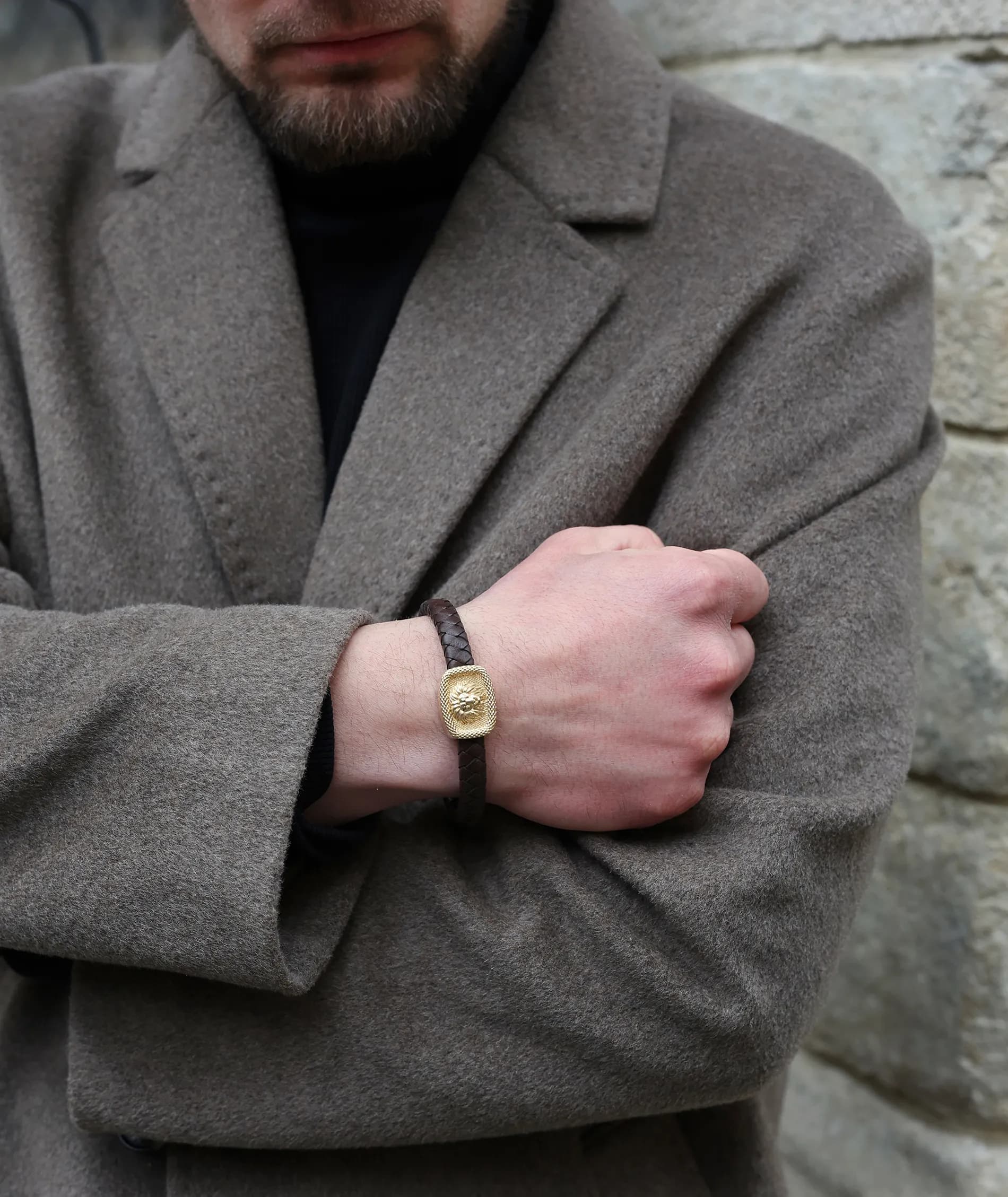 Шкіряний чоловічий браслет з золотими вставками Лев b40 br.