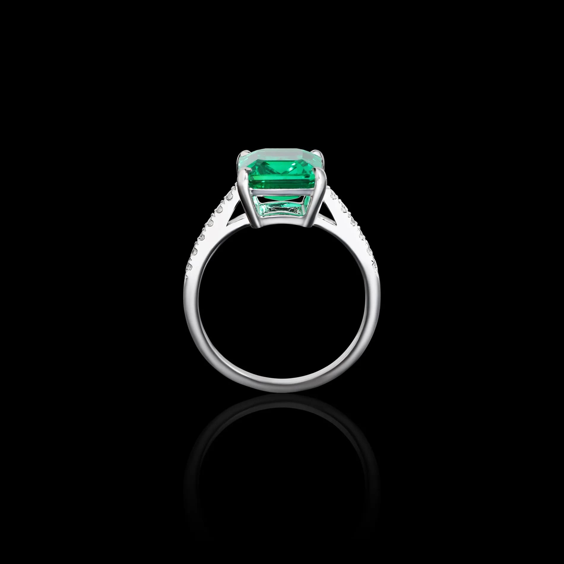 Каблучка зі смарадом з білого золота Heritage R22 8mm Em