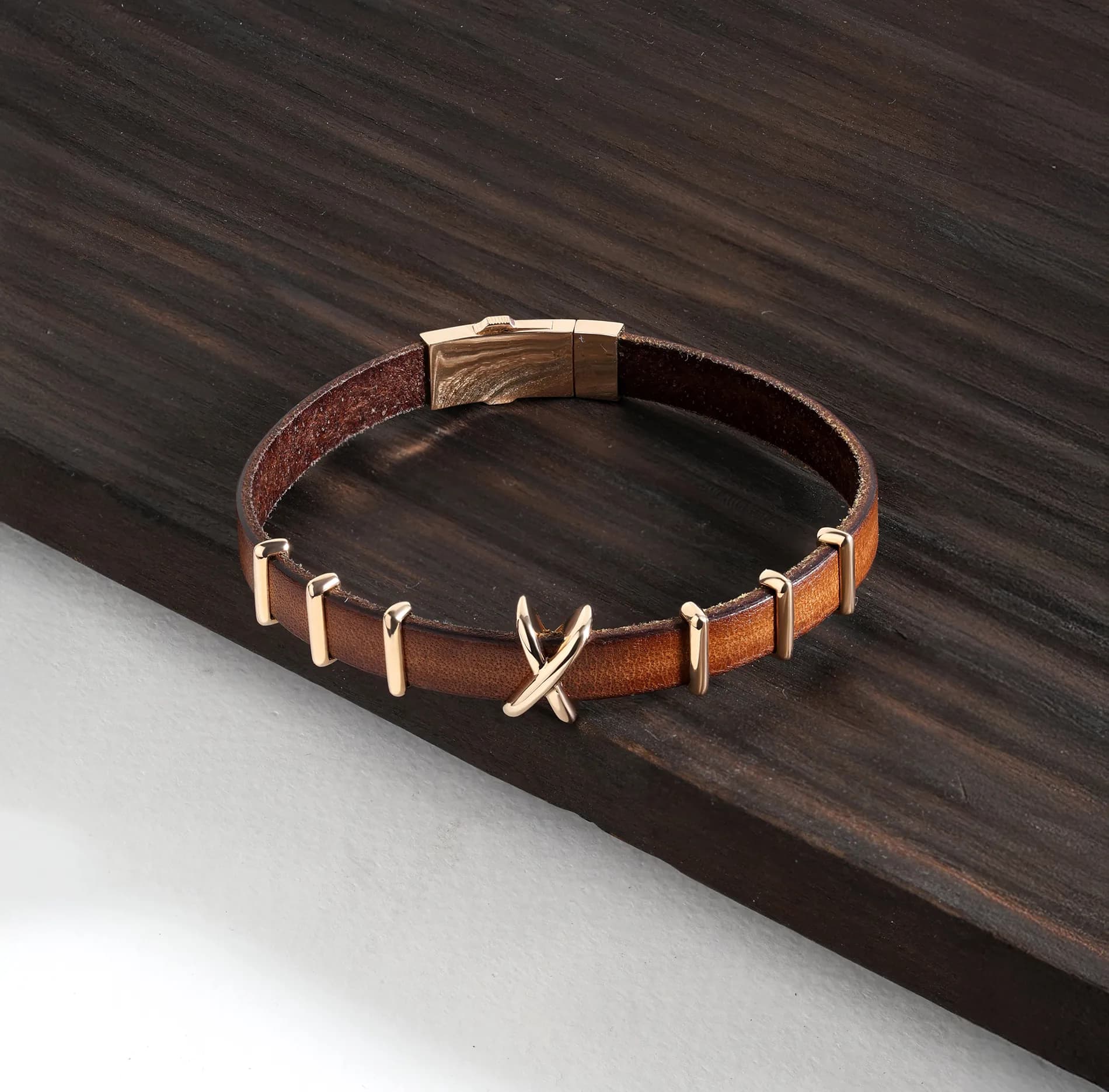 Шкіряний браслет із золотими вставками LBR F B1 04