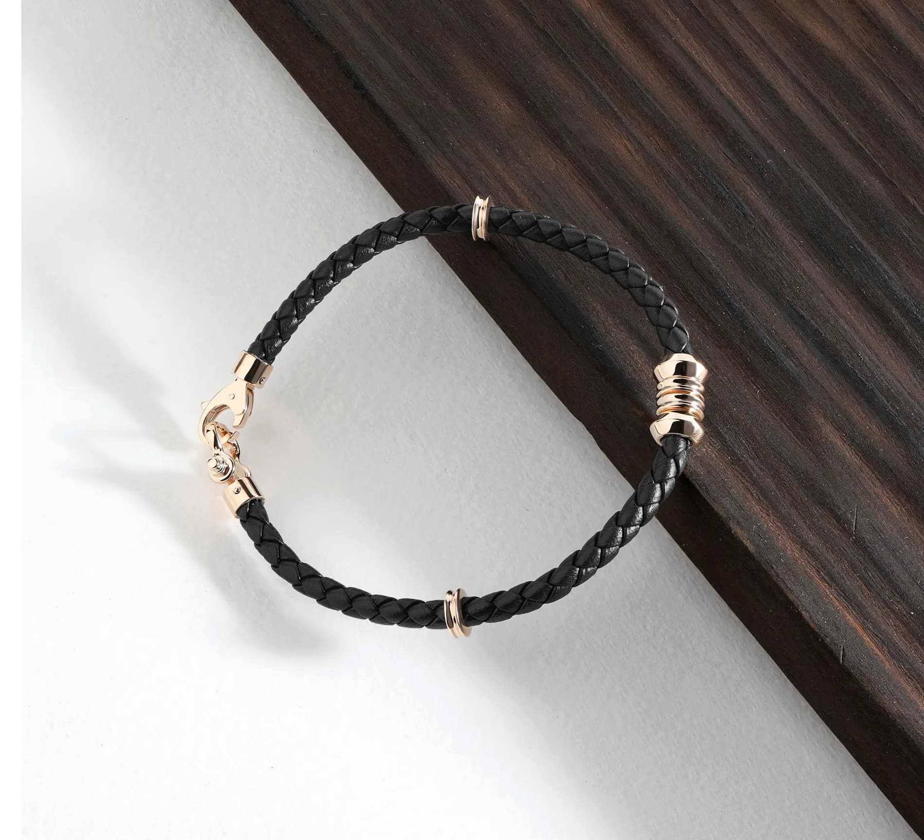 Чоловічий шкіряний браслет із золотими вставками LBL R B1 02