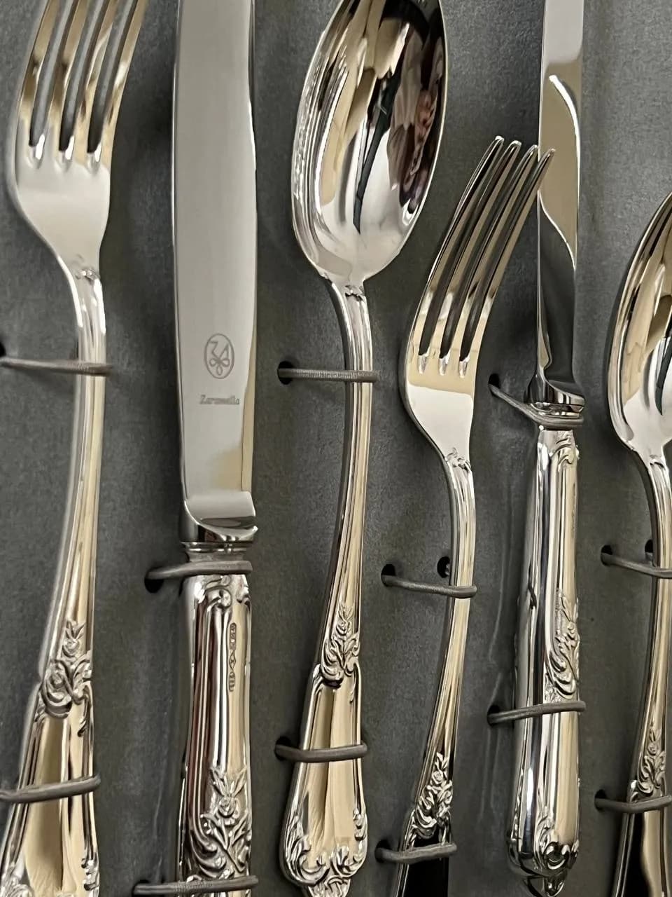 Срібний набір столових приборів