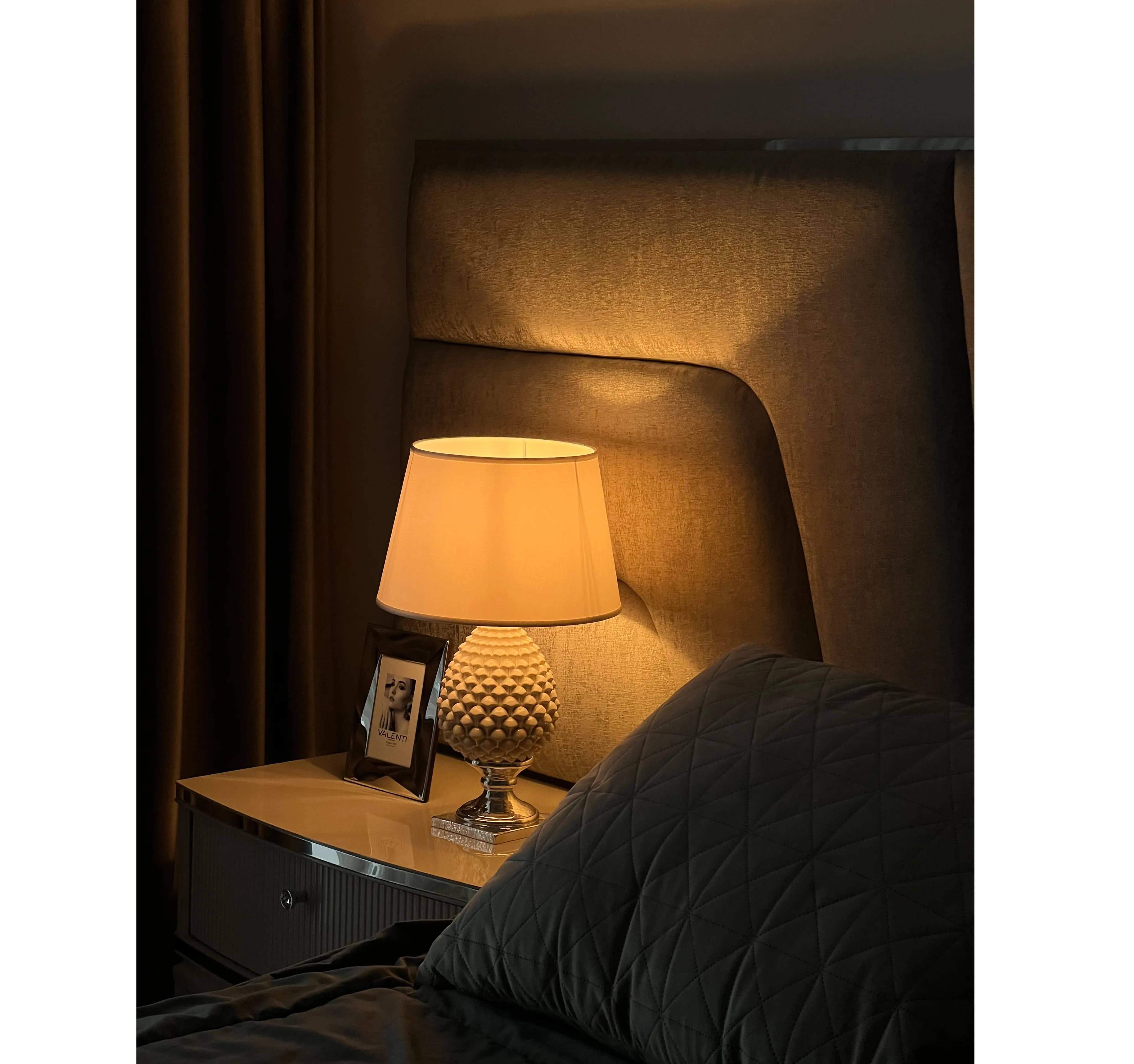 Лампа настільна "Pigna" сіра R 17314 TO