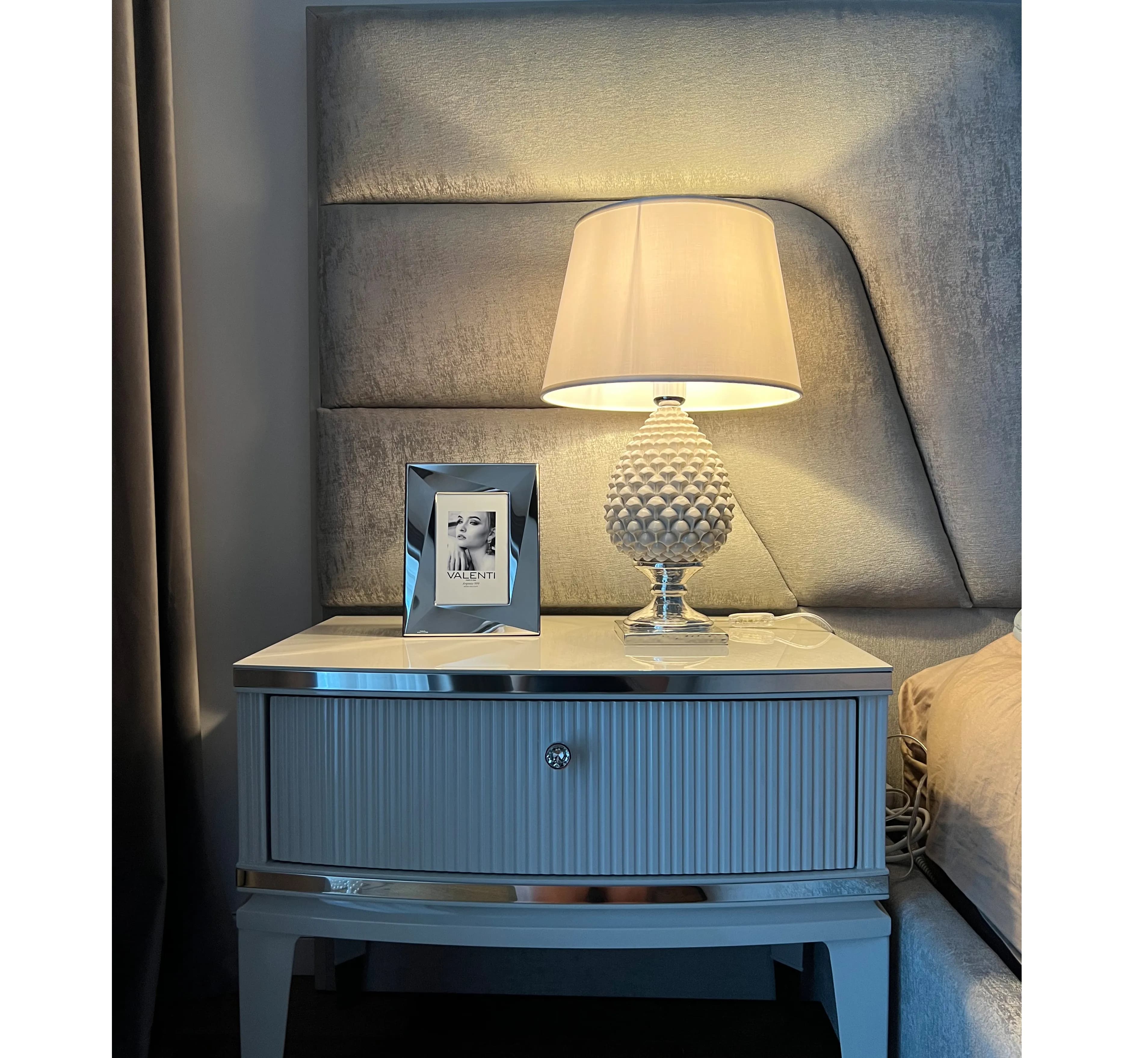 Лампа настільна "Pigna" сіра R 17314 TO