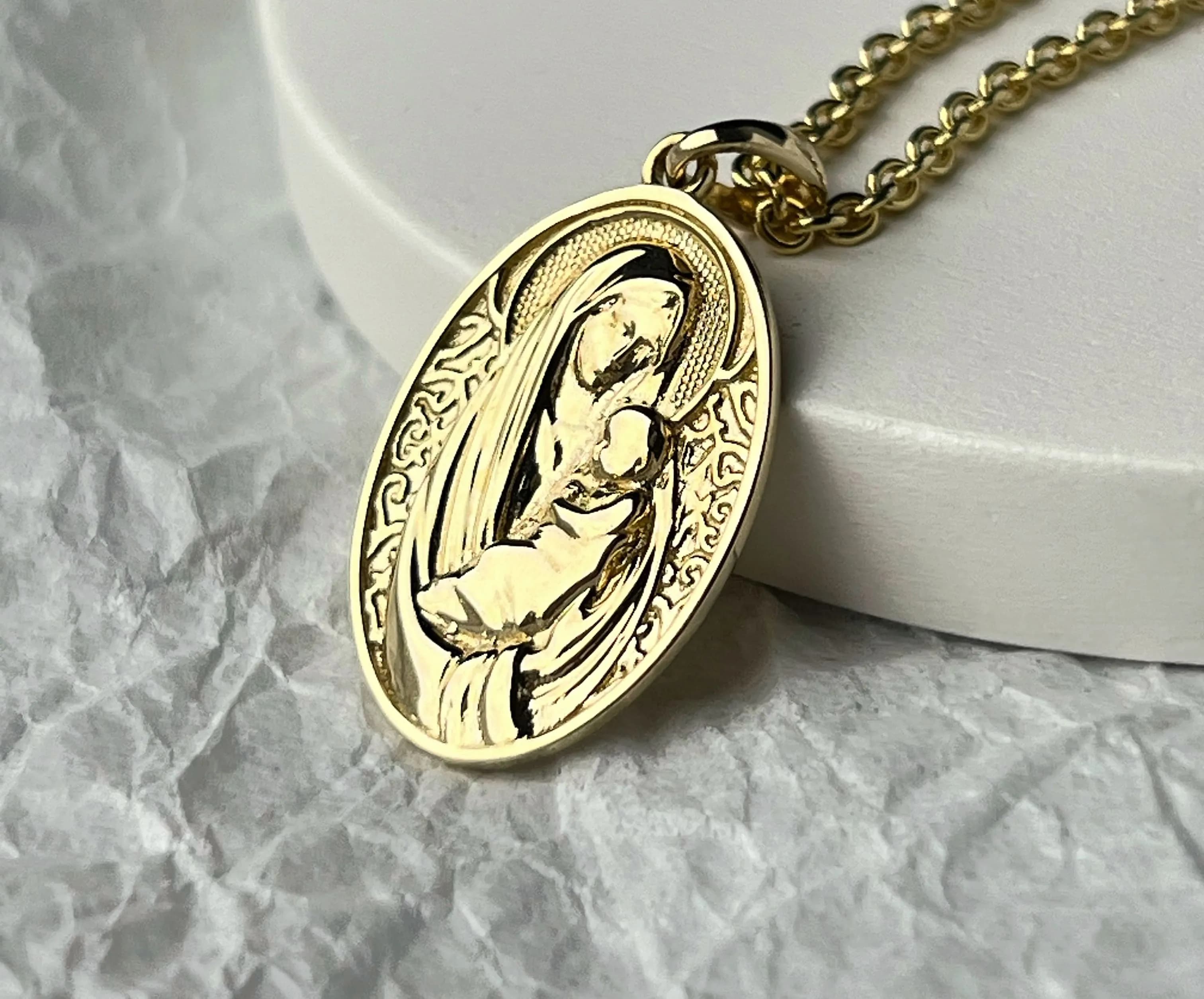 Медальон Богородиці з молитвою Псалом 90 з жовтого золота