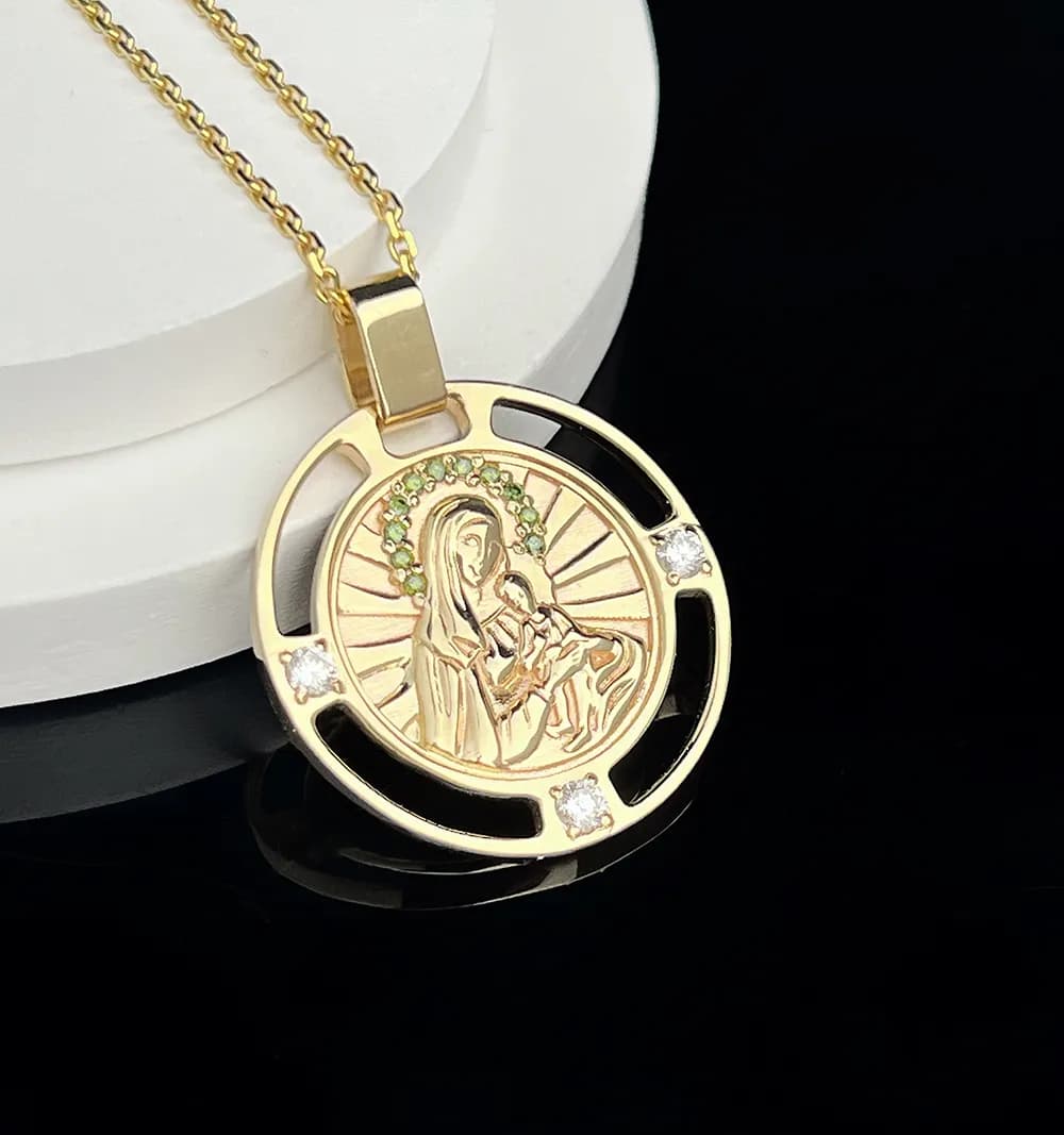 Медальйон Богородиці з діамантами з жовтого золота P4 mix