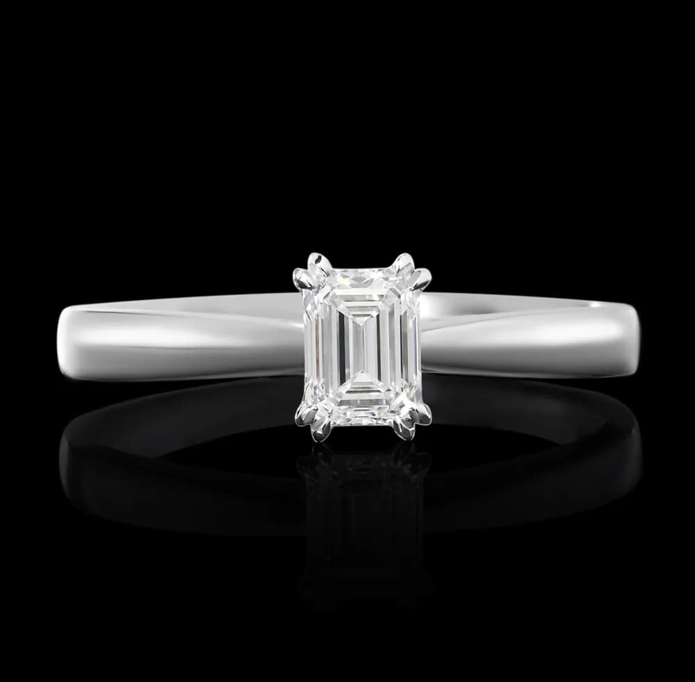 Каблучка з діамантом огранування багет Есмеральда R22 18k GIA
