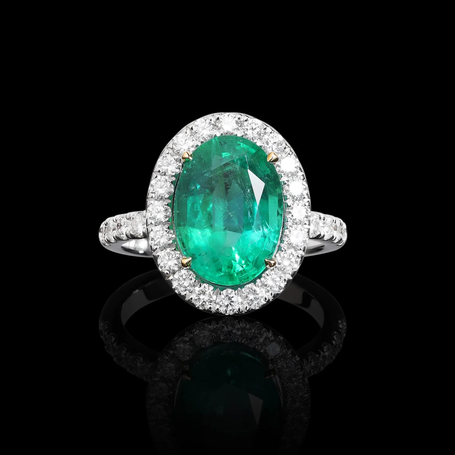 Каблучка з натуральним смарагдом з білого золота Royal Emerald R29 18k