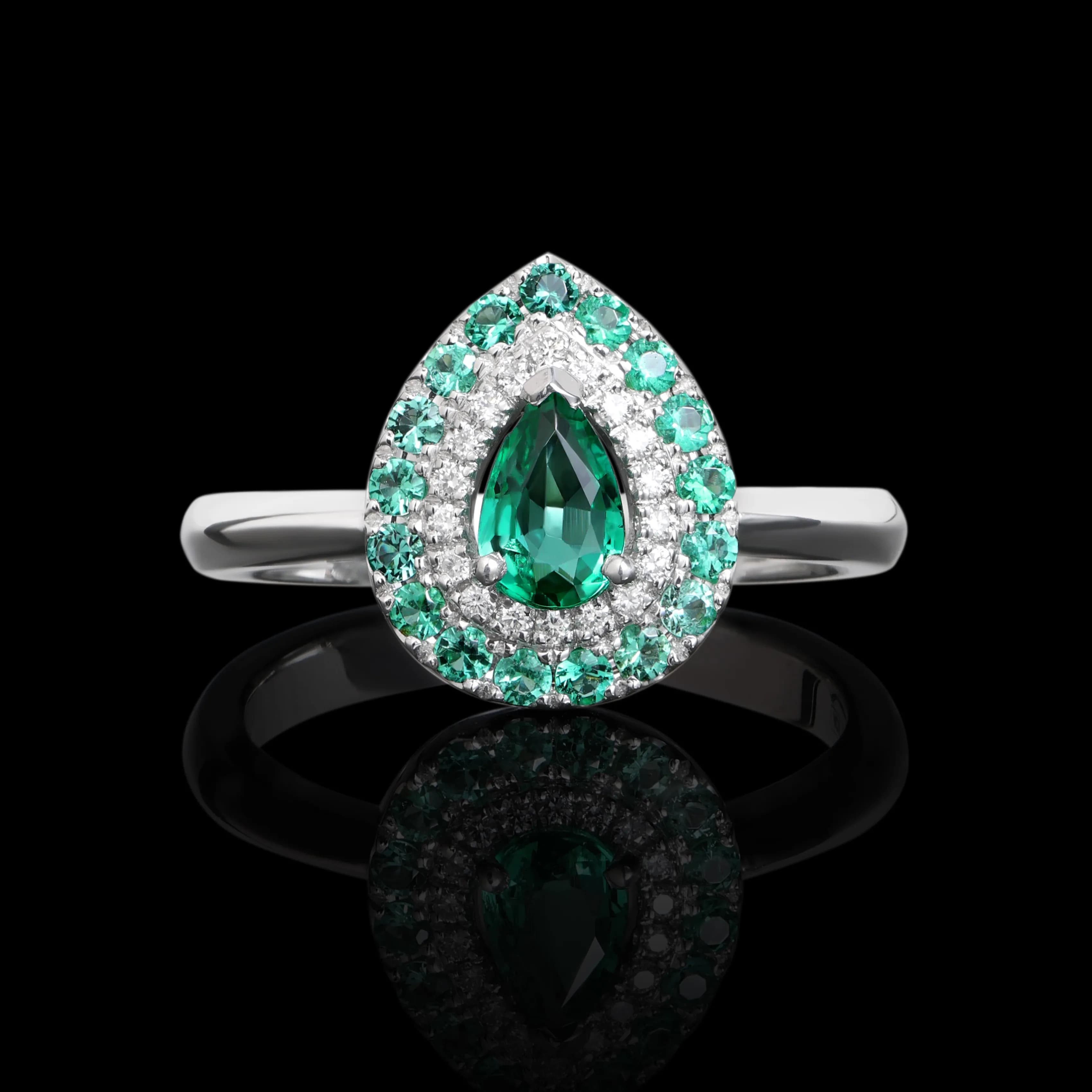 Каблучка з натуральним смарагдом з білого золота First Love R22 Em