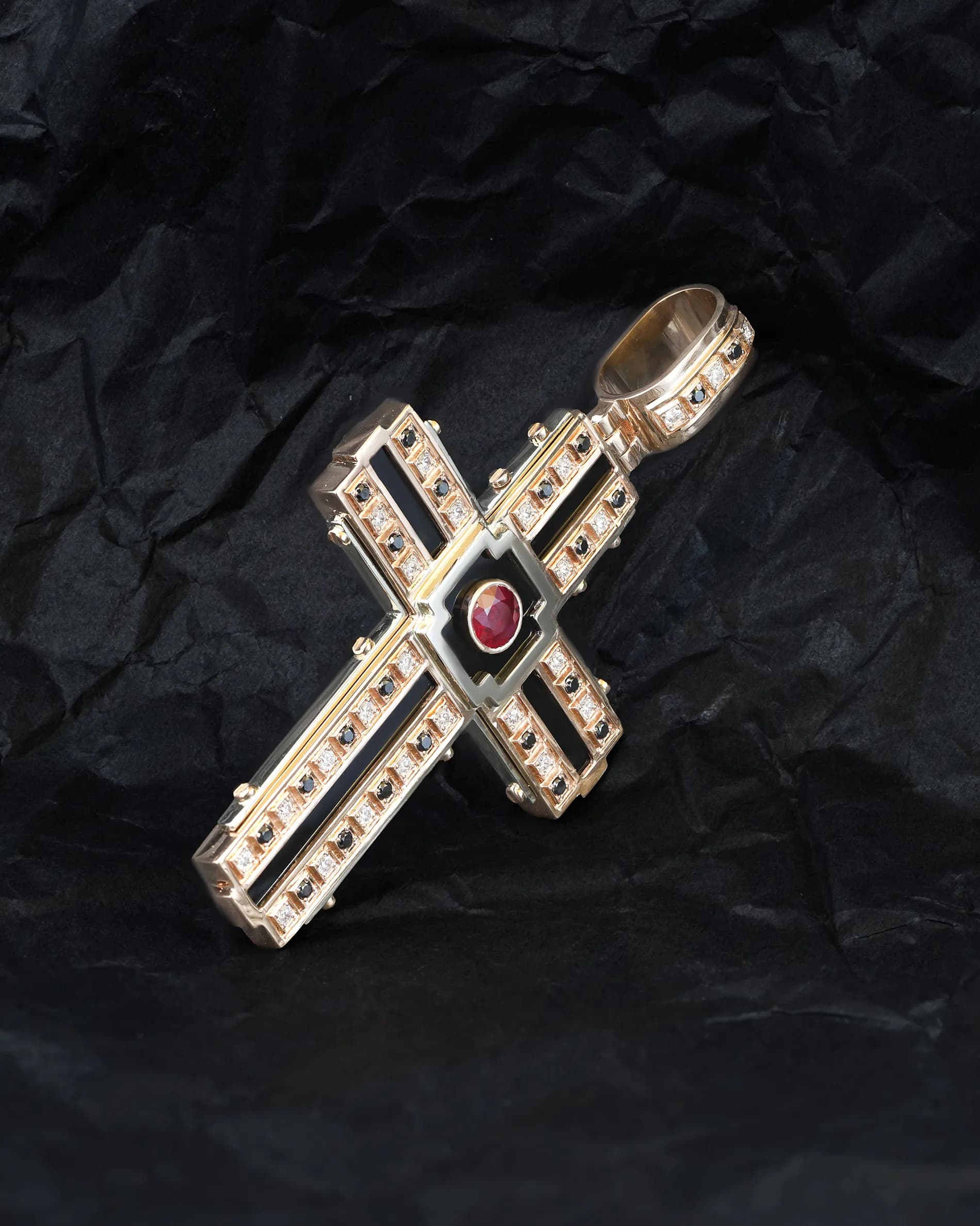Хрестик з рубіном та діамантами з червоного золота Joker P39 mix