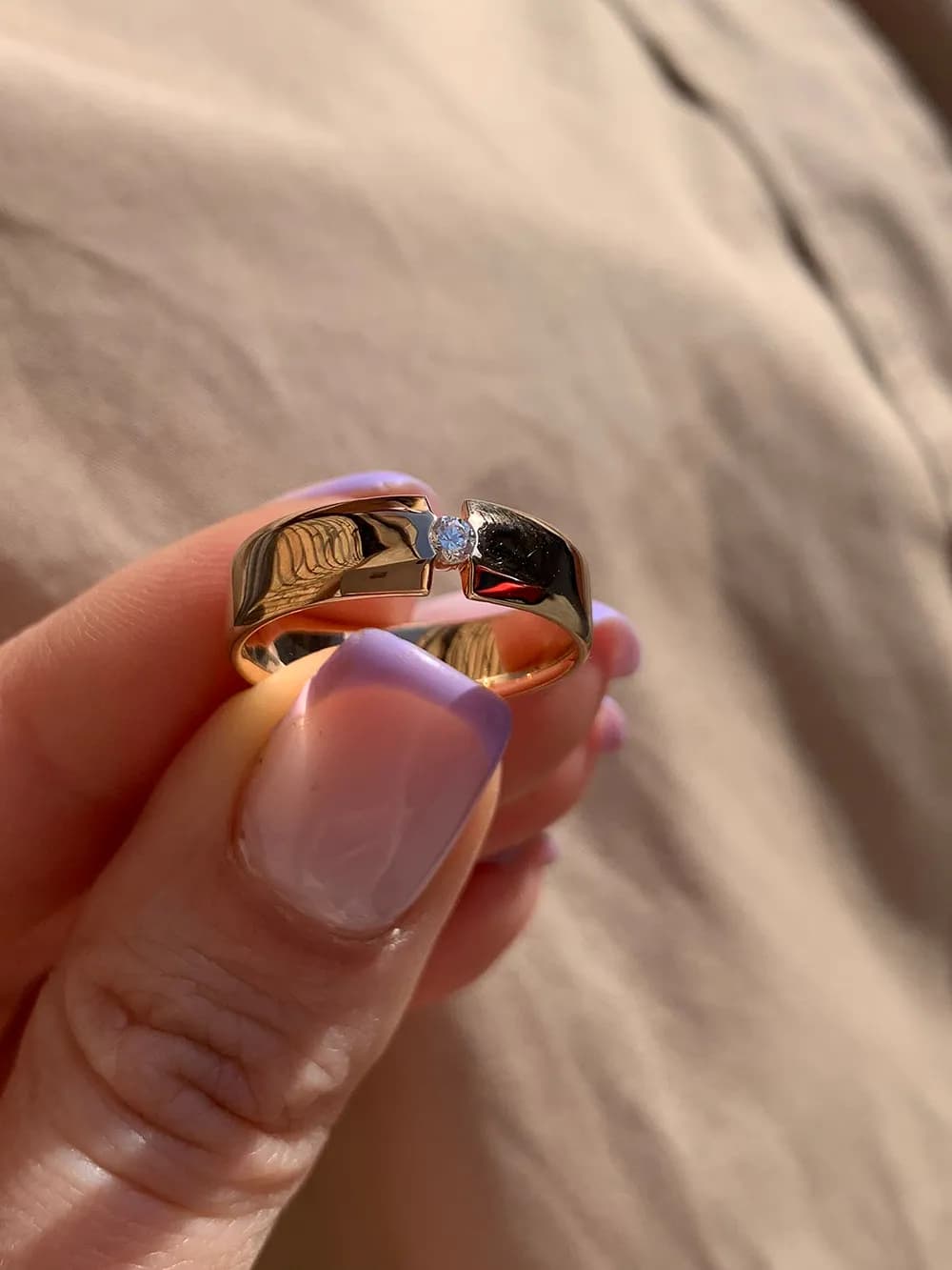 Обручка з куб. цирконієм "Butterfly" з червоного золота 160-0006 (17,5)