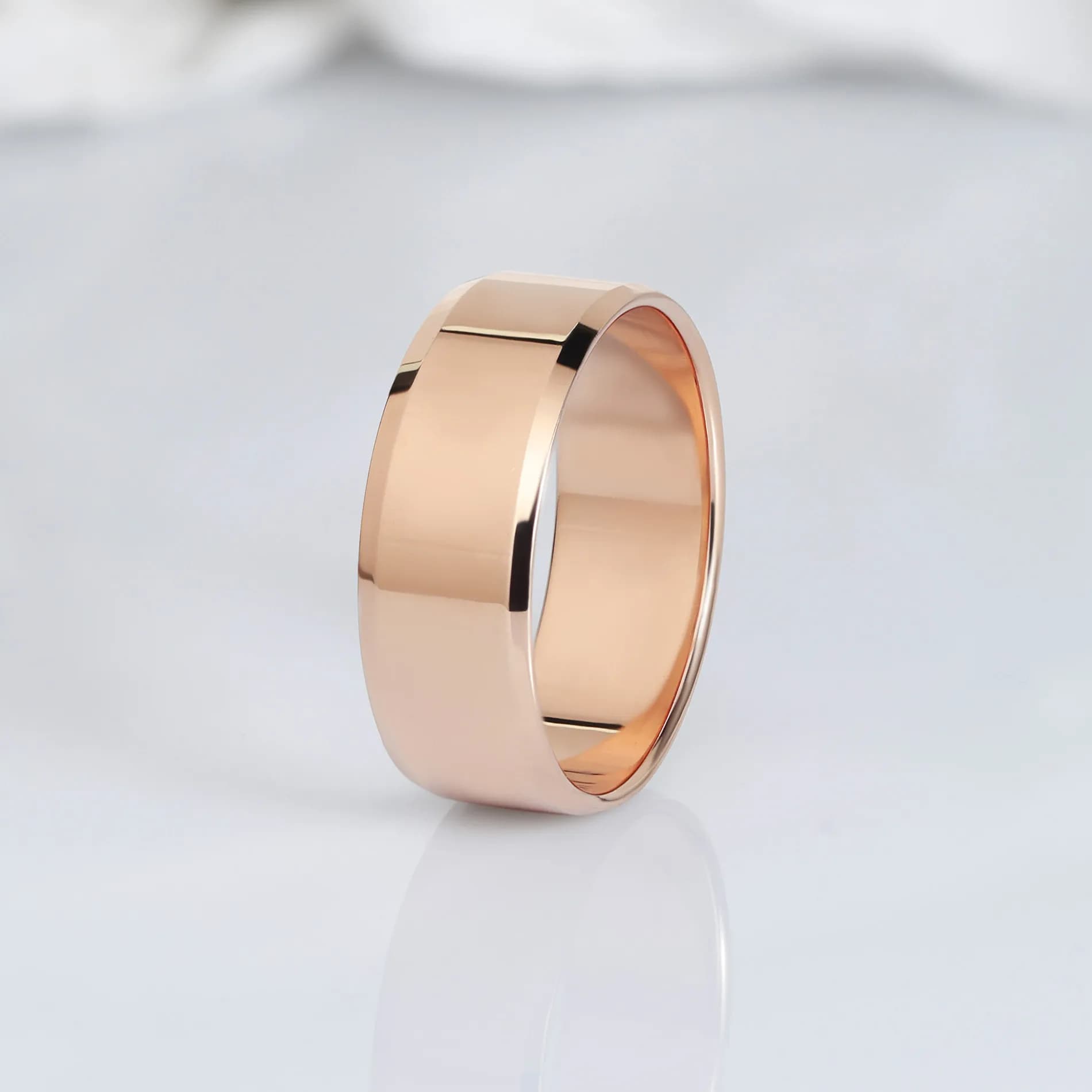 Обручка американка з фаскою з червоного золота 8 мм 100-0780 (17)