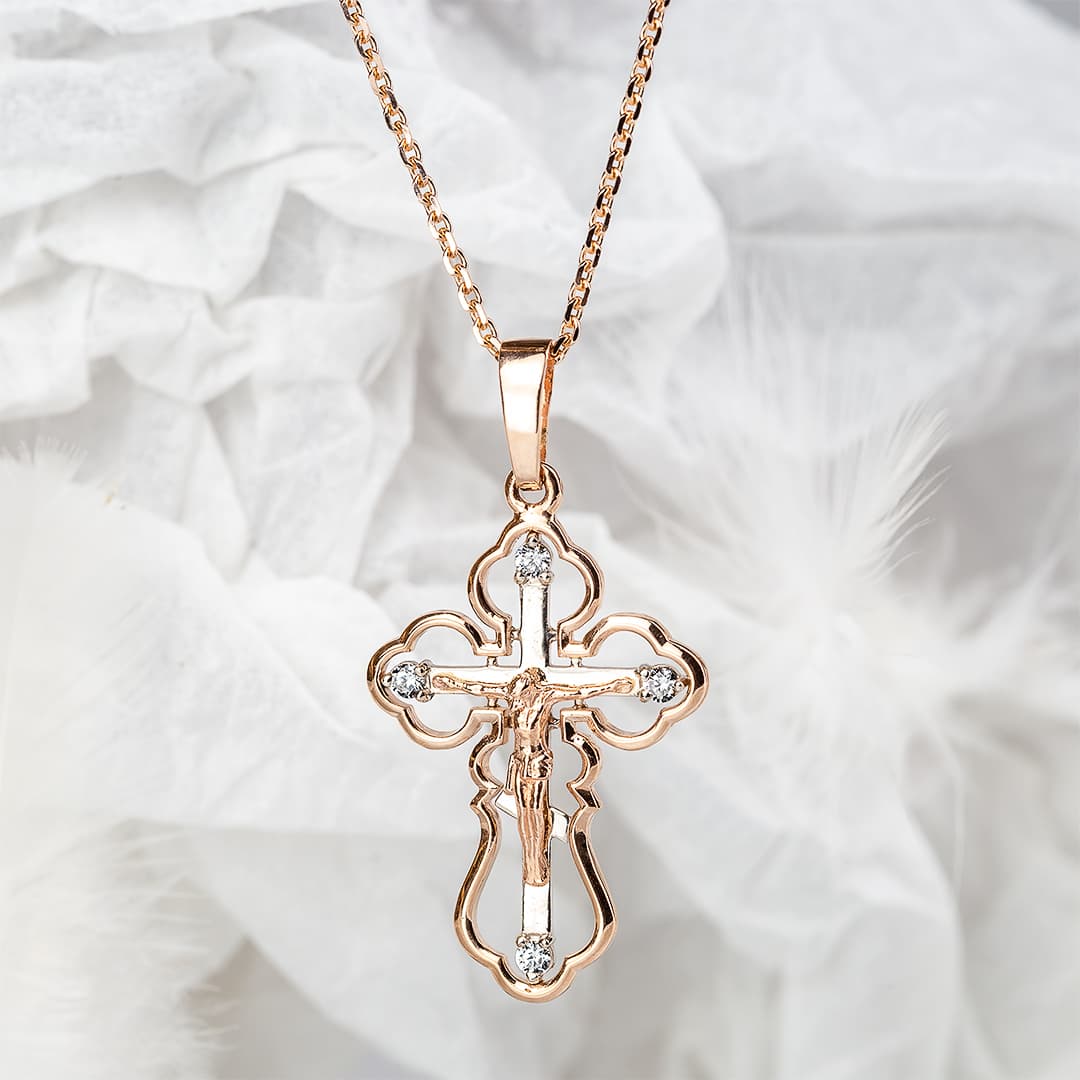 Хрестик з розп`яттям з комбінованого золота 365-0972