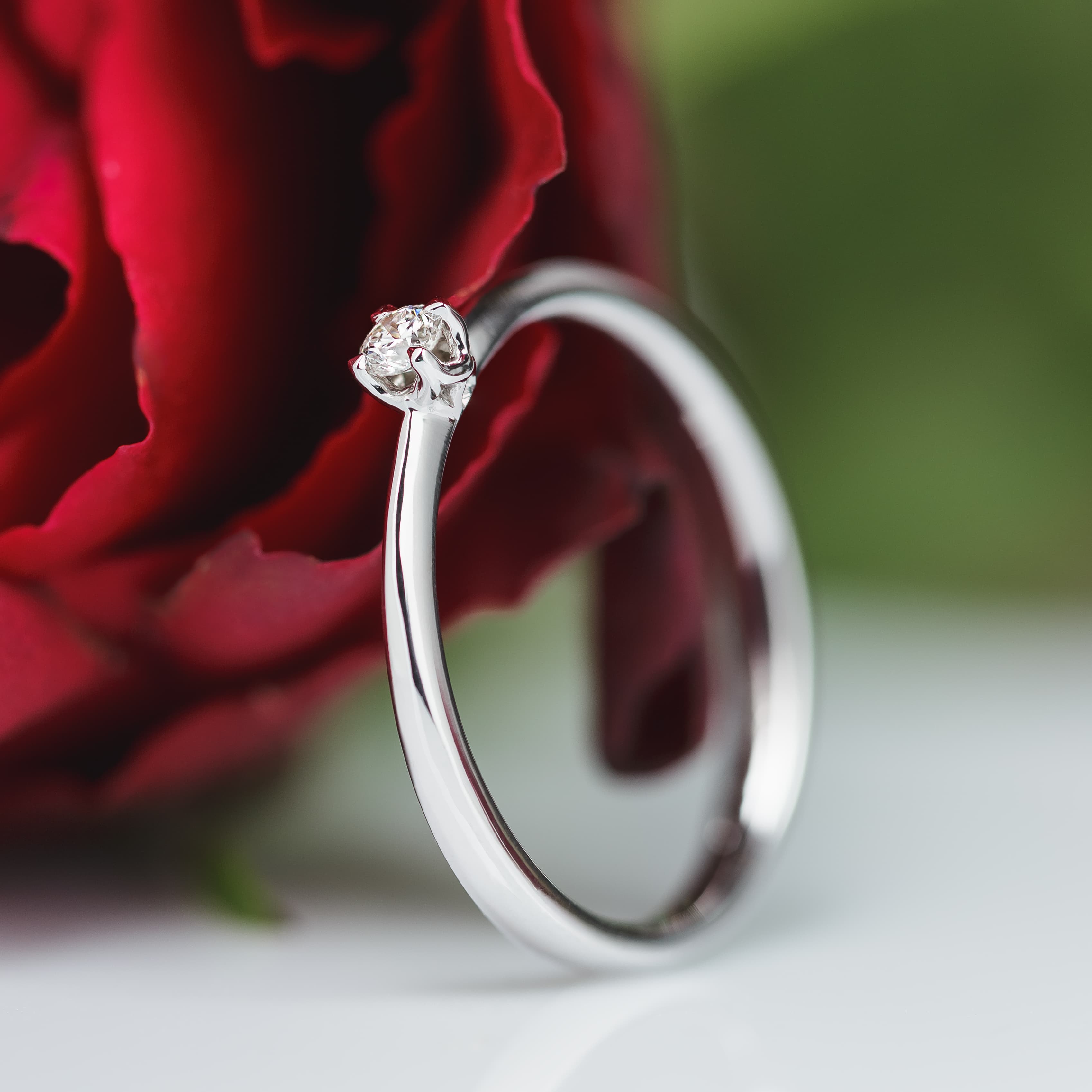 Каблучка з діамантом "Princess" з білого золота 213-0201