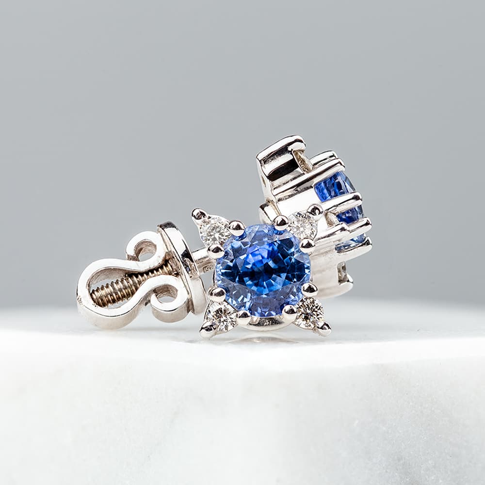 Сережки з сапфірами та діамантами "Серце океану" з білого золота 234-0877