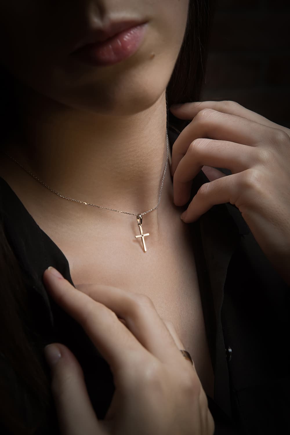 Хрестик з куб. цирконієм з білого золота 265-0923