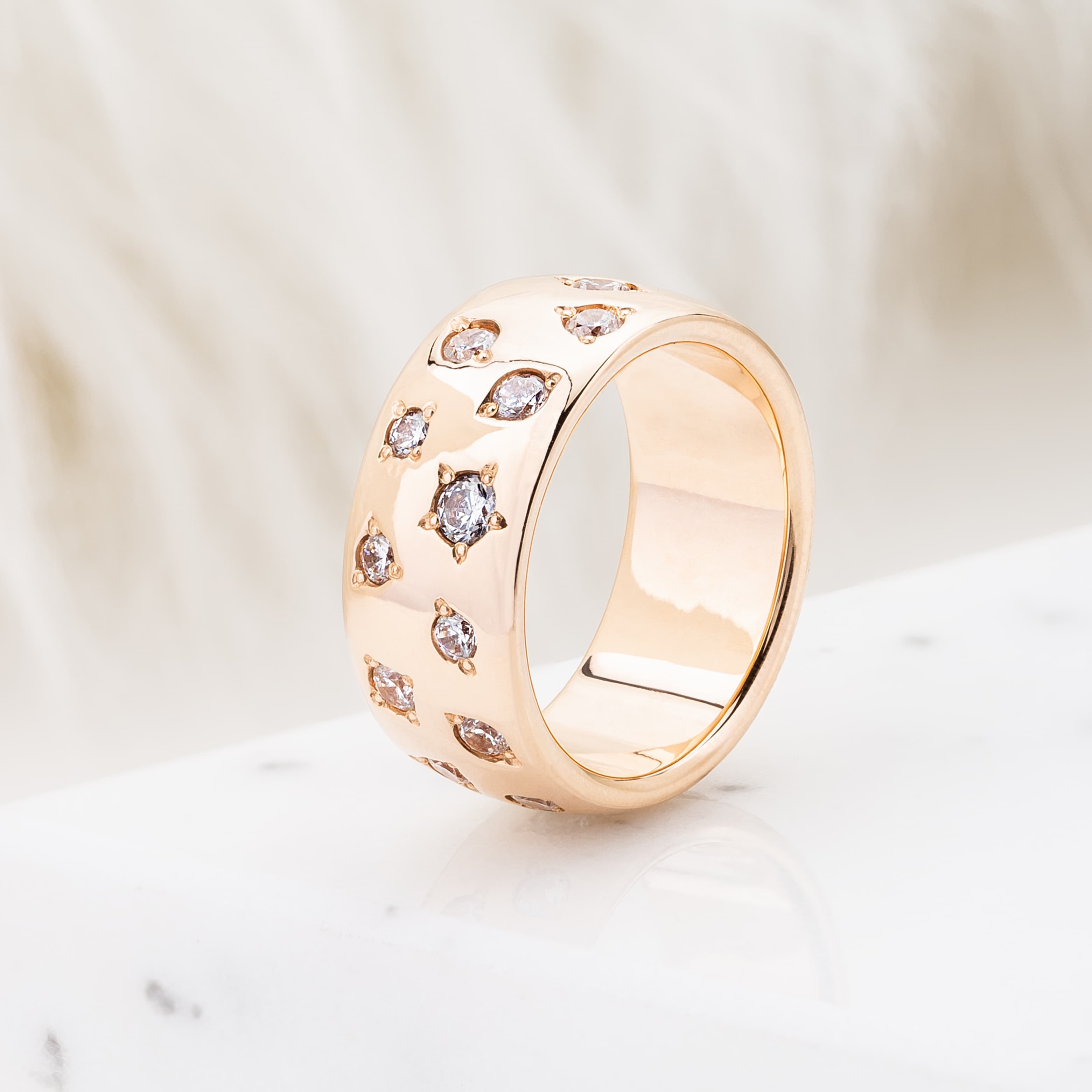 Перстень "Sangria" з куб. цирконами з червоного золота 160-0221 (17)