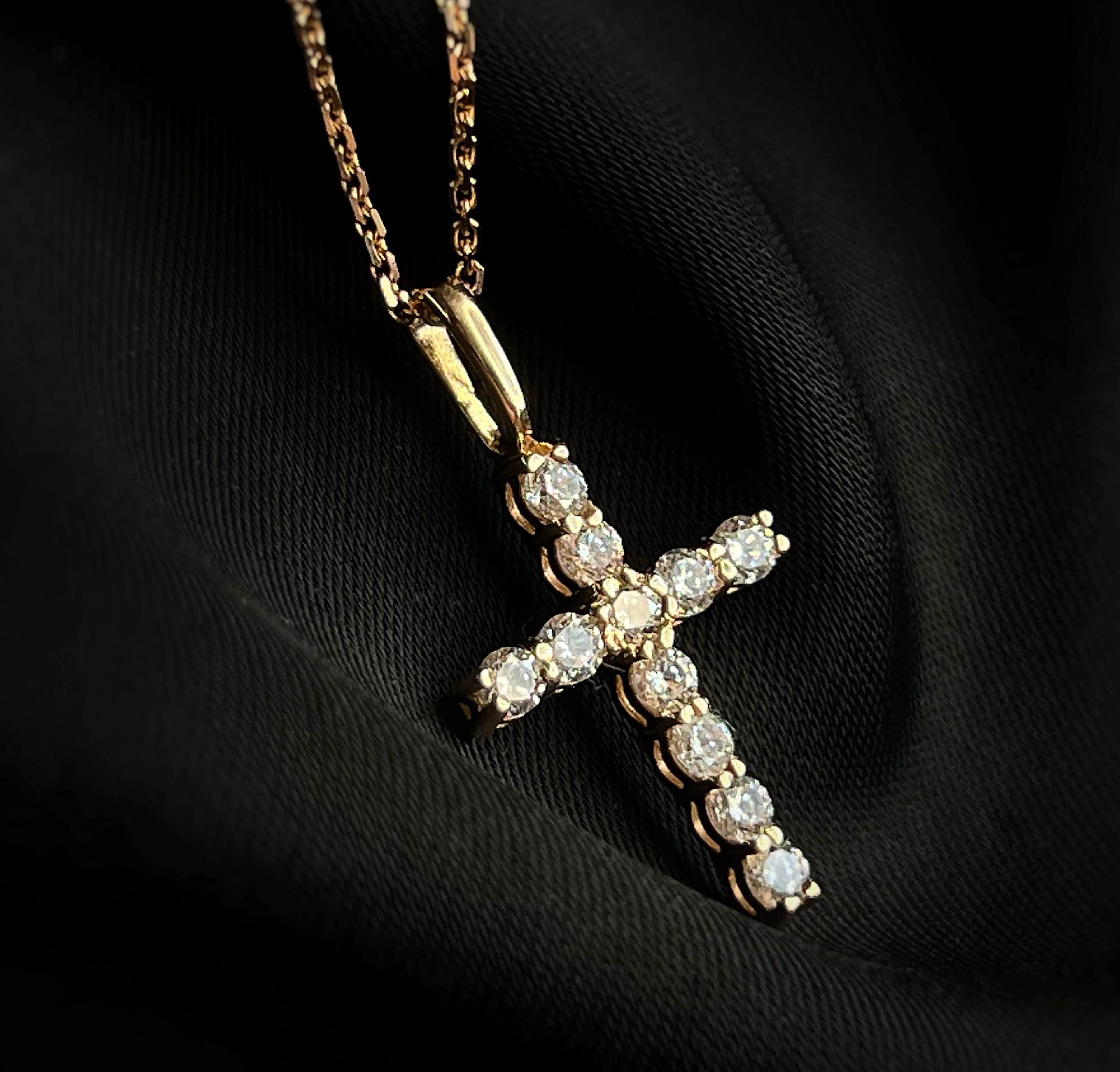 Хрестик з куб. цирконами "Brillare" з червоного золота 165-0742,02