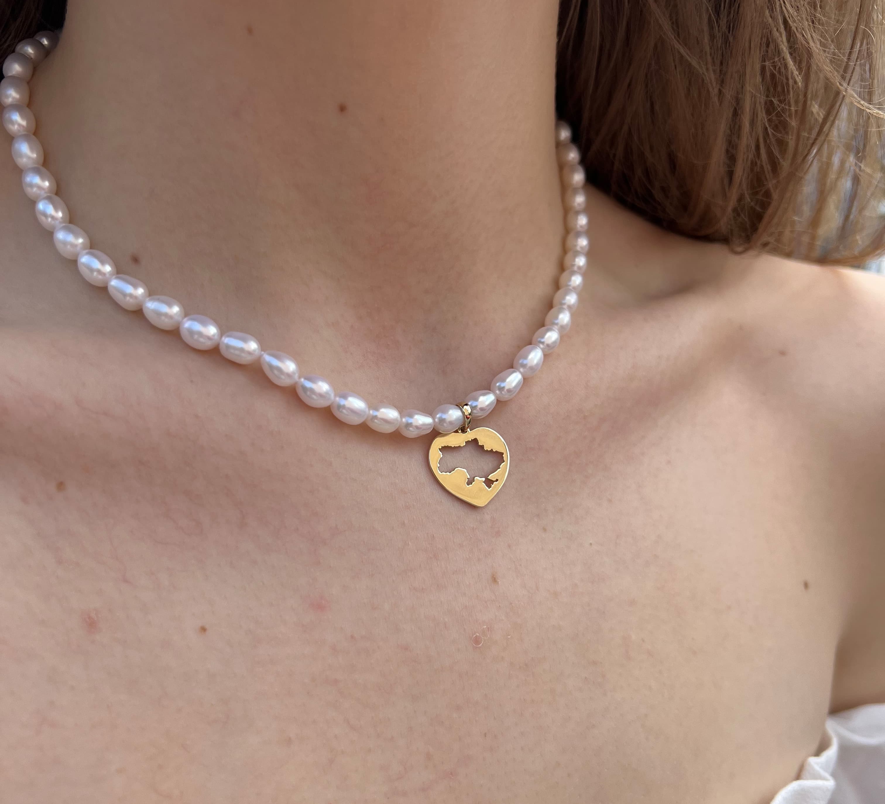 Намисто з річковими перлинами та підвіскою з картою України (42)