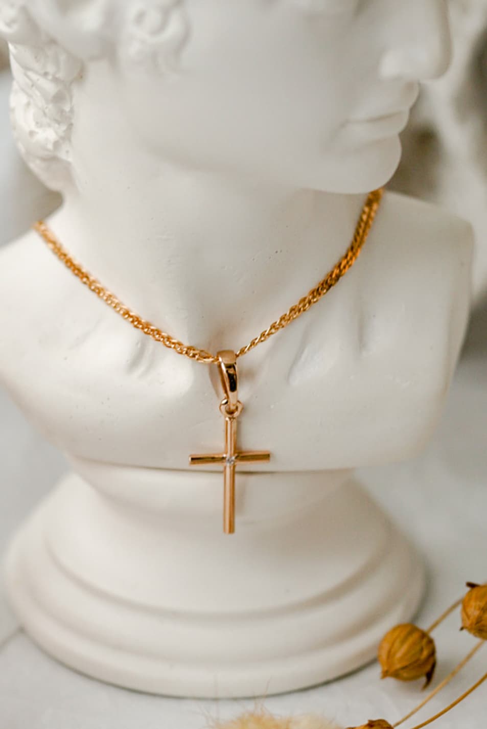 Хрестик з діамантом з червоного золота 115-0925