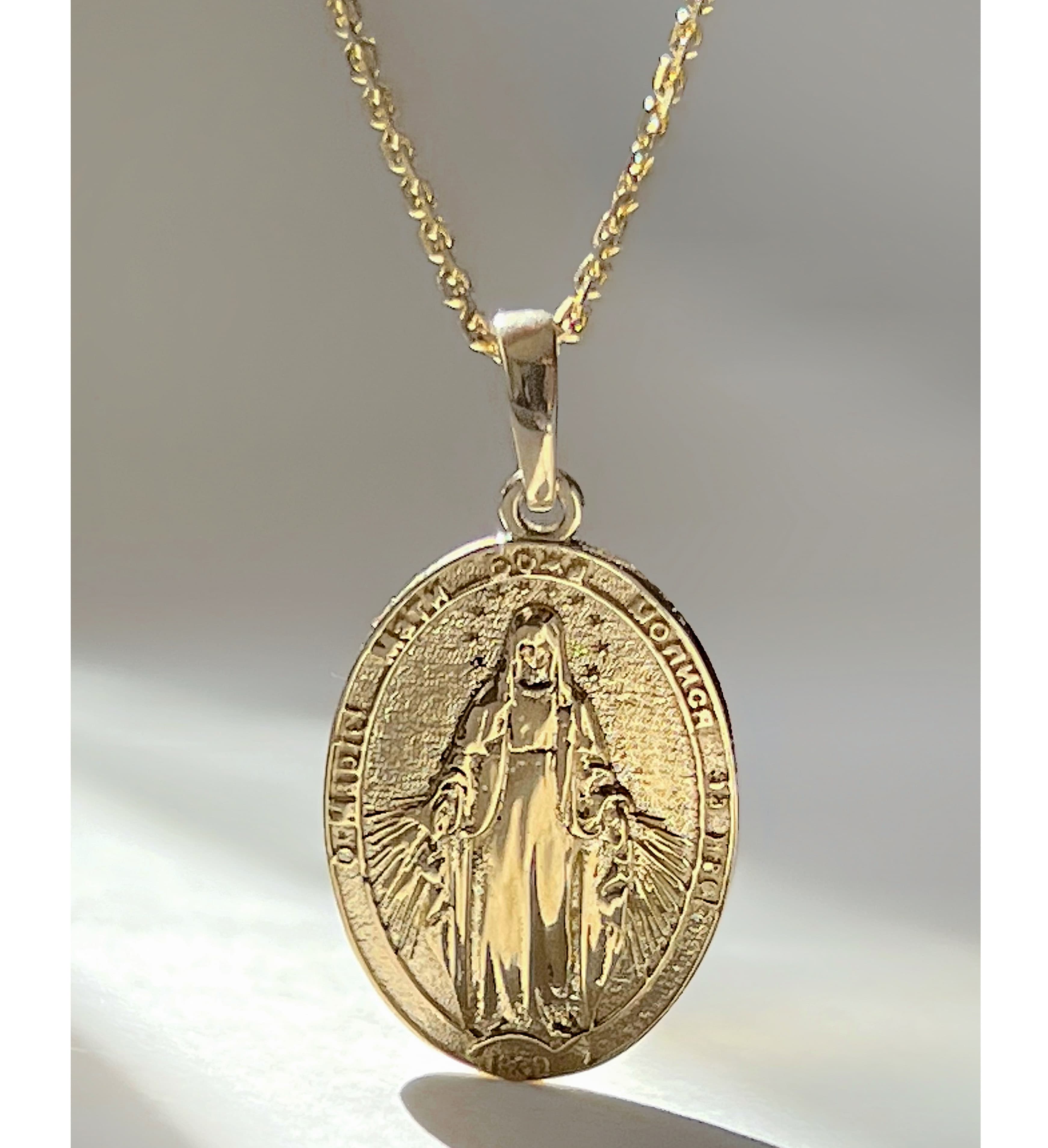 Медальйон Матері Божої Непорочного Зачаття з жовтого золота