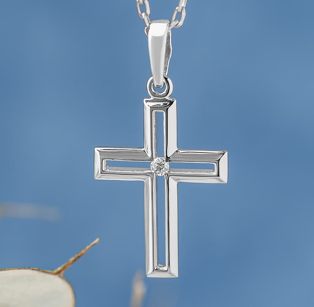 Хрестик з діамантом з білого золота 215-0705