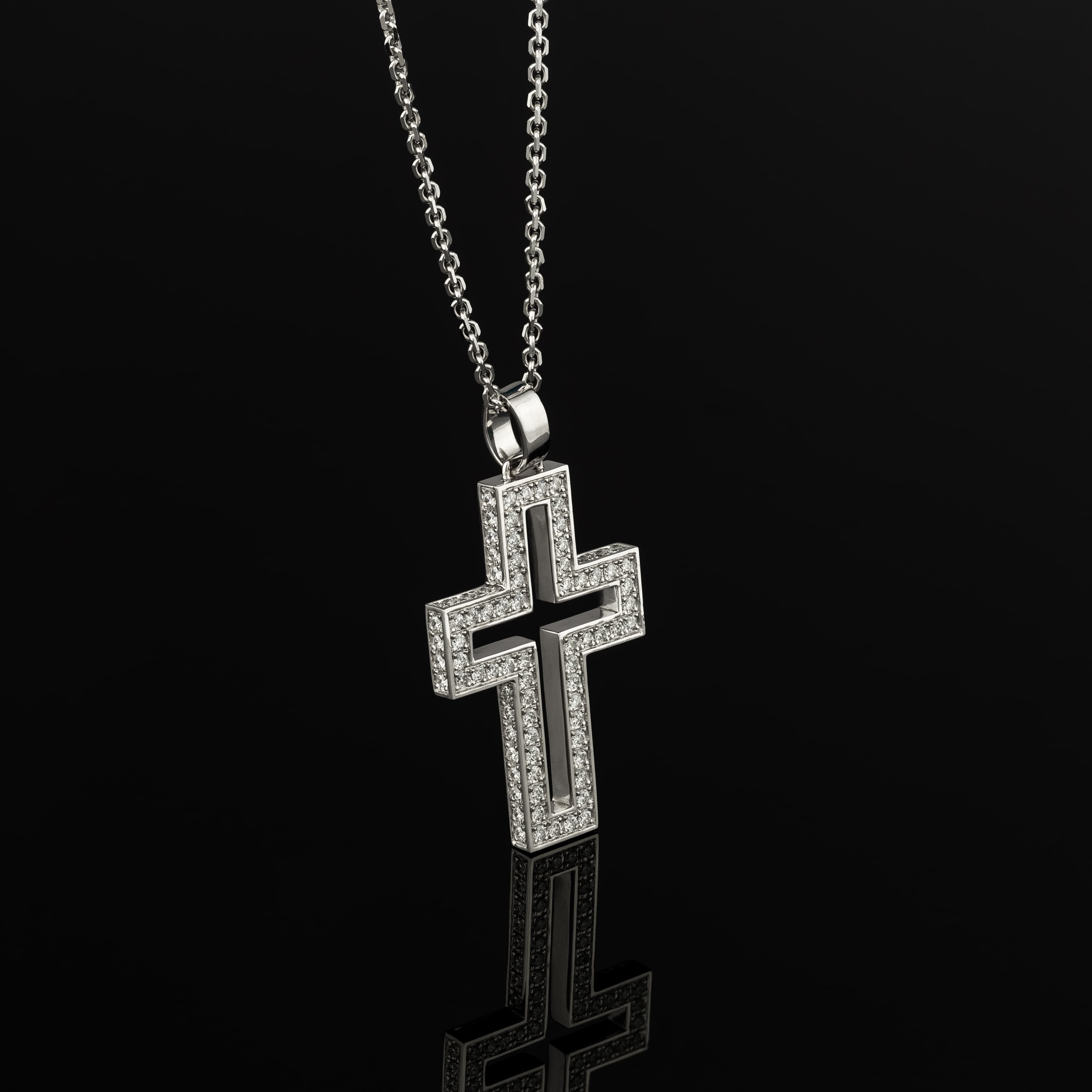 Хрестик з діамантами Pаradise з білого золота